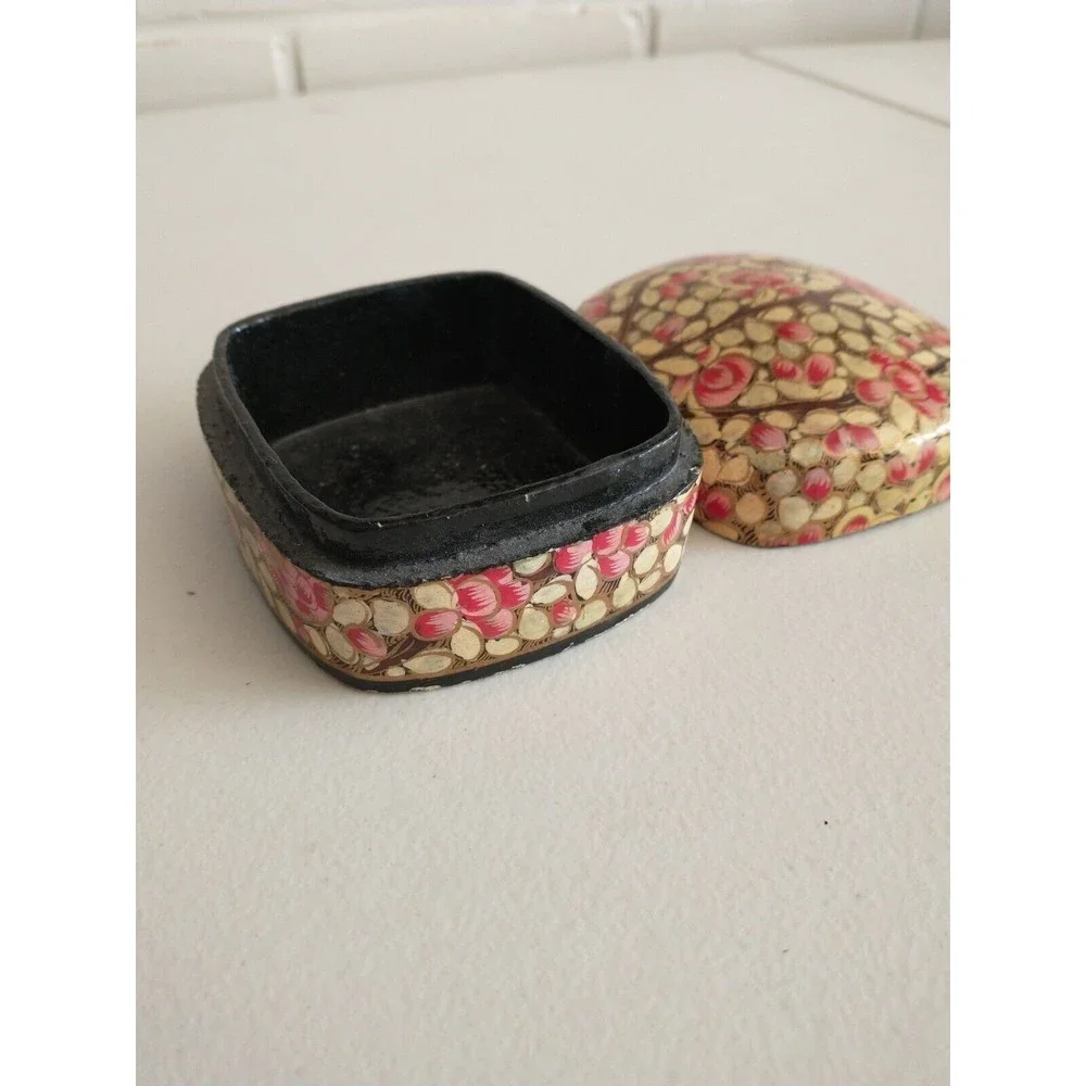 Kashmiri Hand Painted Vintage Trinket Ring Box India Folk Art Lacquered Finish